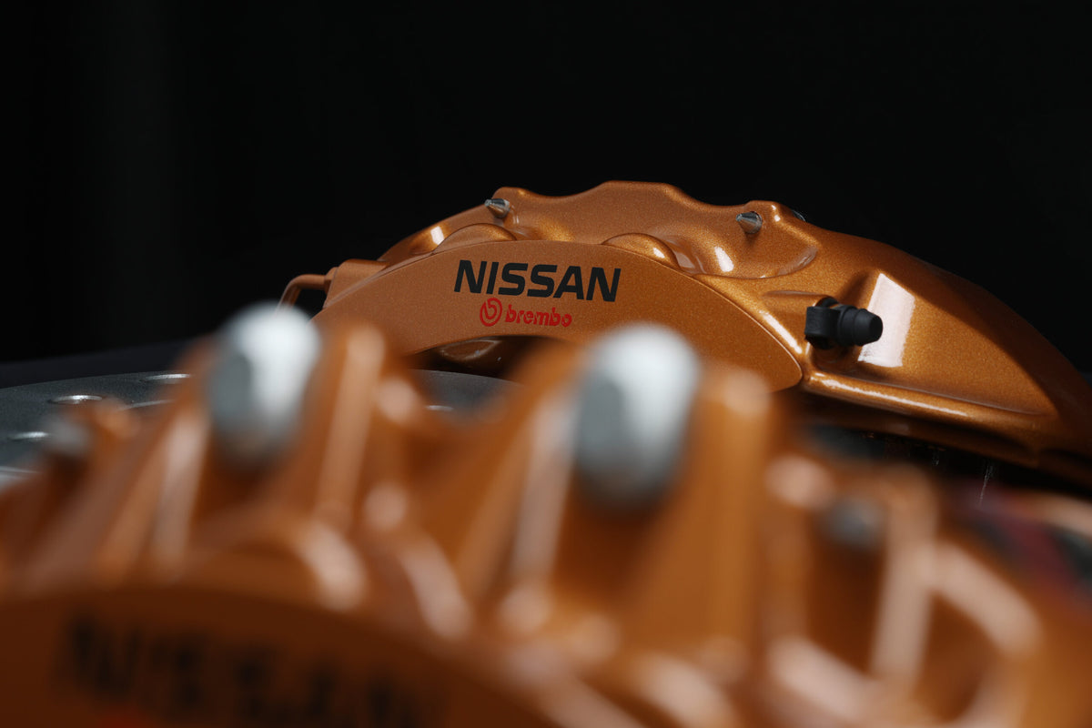 R35 GTR Carbon Ceramic Brake Kit Skyline R32-34 - Nissan Gold with Black Hat