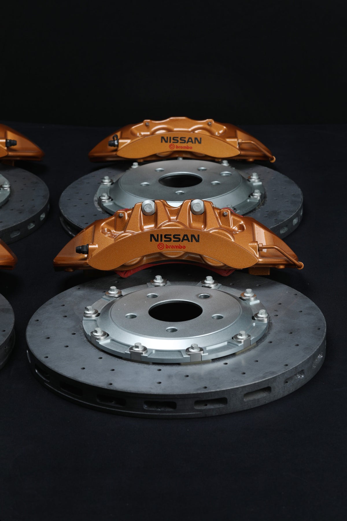 R35 GTR Carbon Ceramic Brake Kit Skyline R32-34 - Nissan Gold with Black Hat