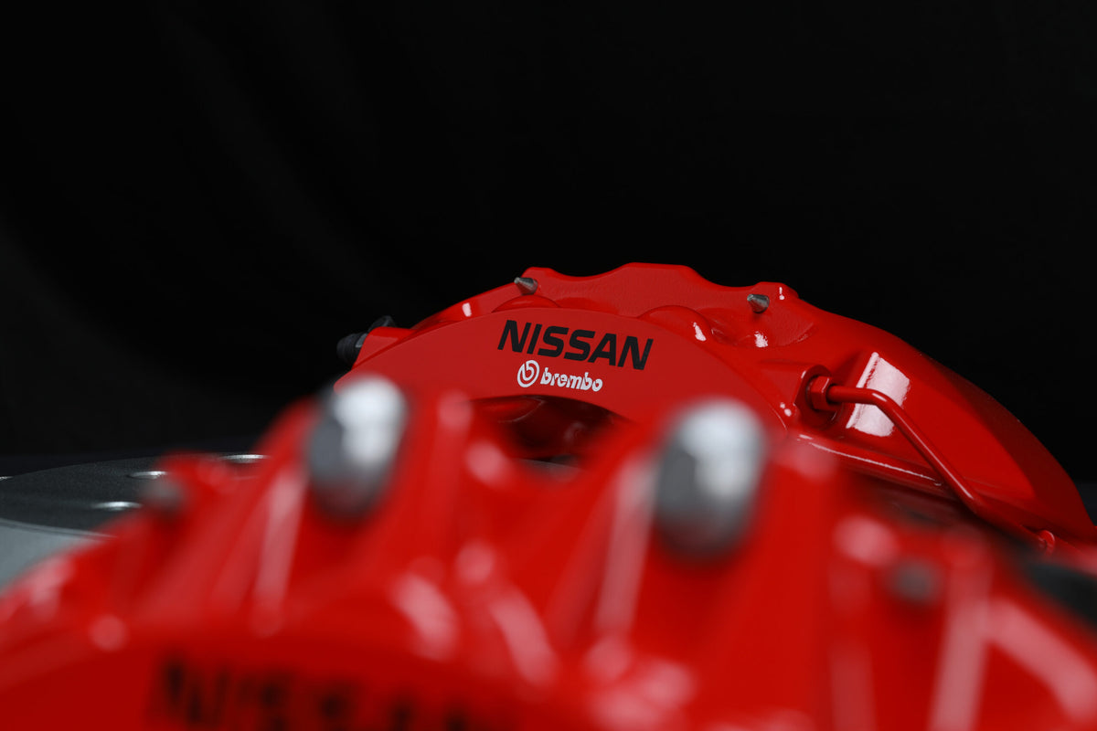 R35 GTR Carbon Ceramic Brake Conversion Kit – Nissan Skyline R32-R34 – Red Calipers with Black Hat