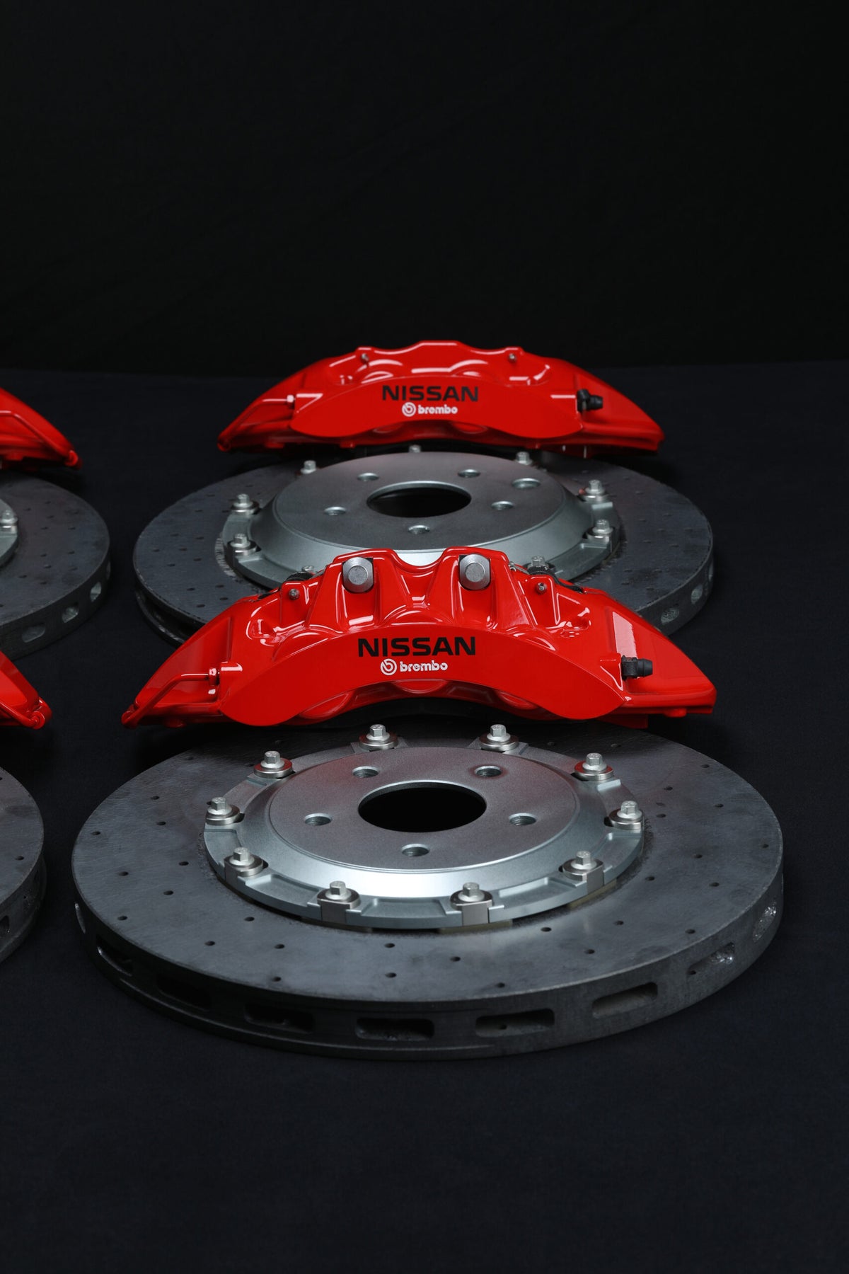 R35 GTR Carbon Ceramic Brake Conversion Kit – Nissan Skyline R32-R34 – Red Calipers with Black Hat