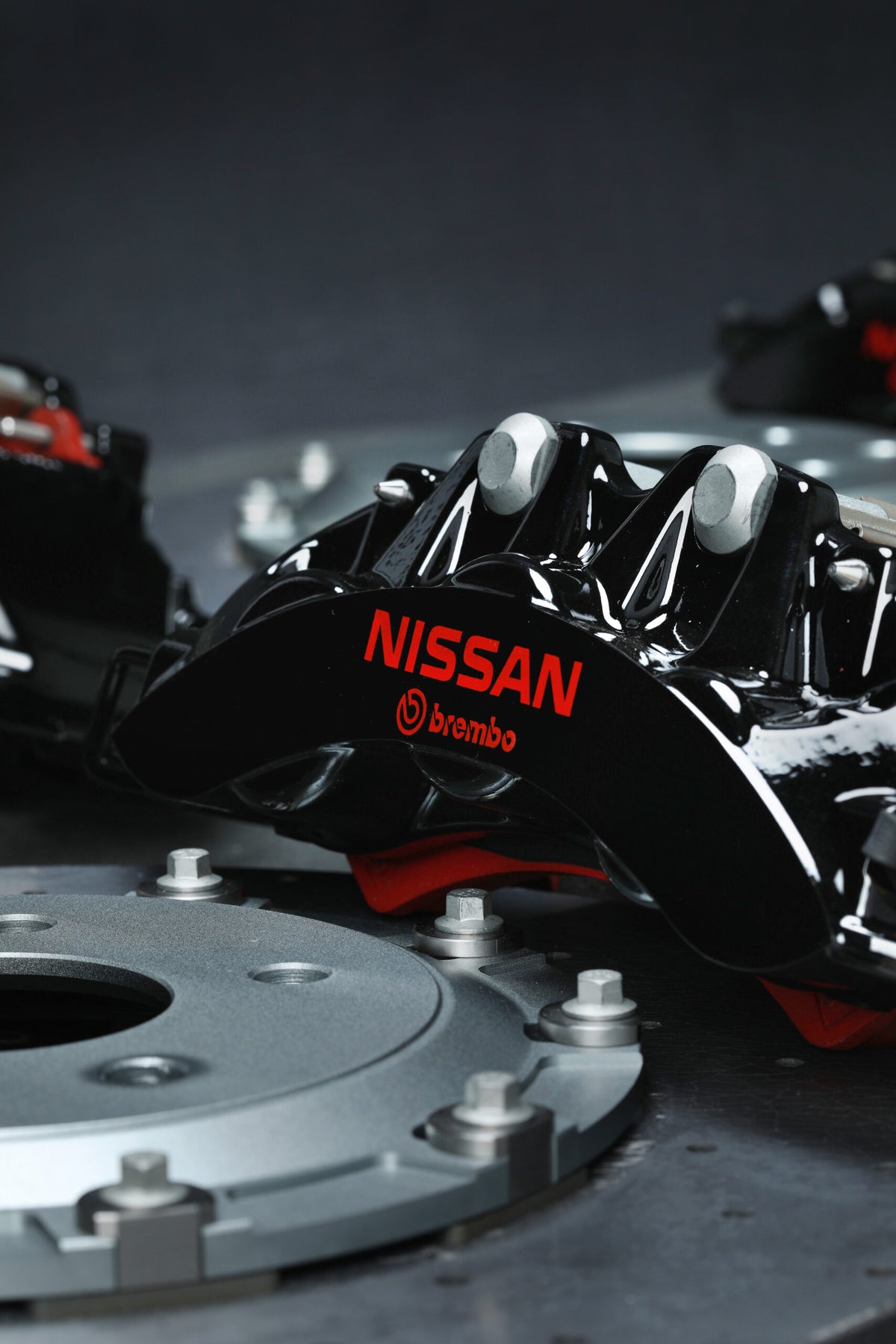 R35 GTR Carbon Ceramic Brake Conversion Kit – Nissan Skyline R32-R34 – Black Calipers with Black Hat