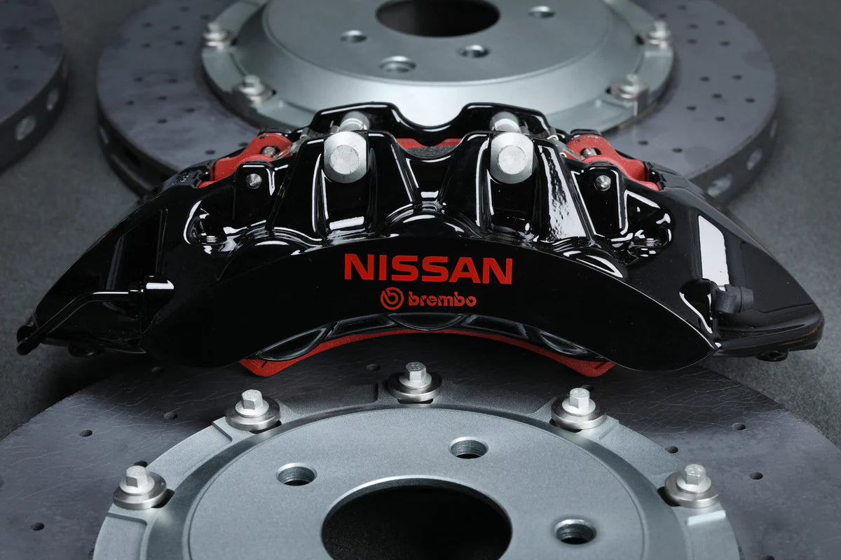 Crank Motorsport R35 GTR Carbon Ceramic Brake Conversion Kit – Nissan Skyline R32-R34 – Yellow Calipers with Black Hat