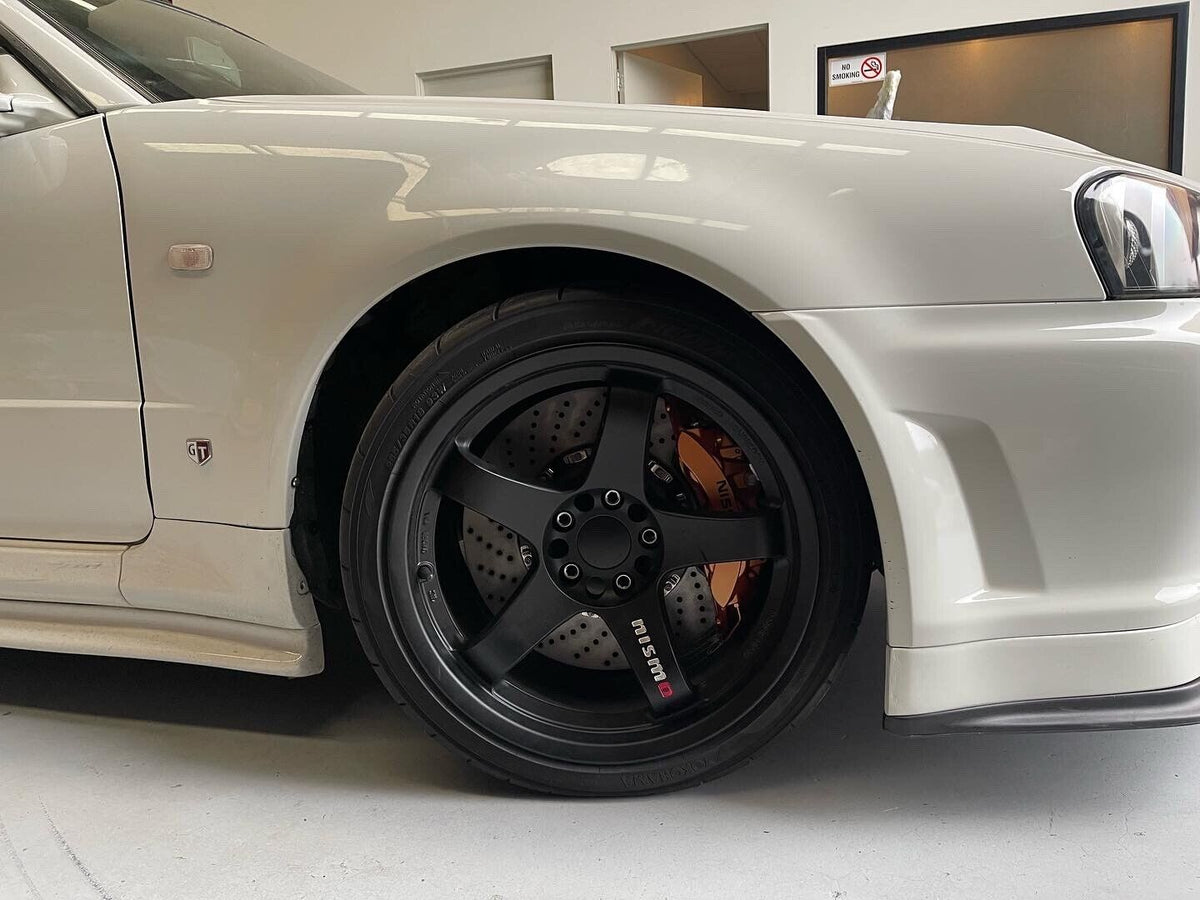 R35 GTR Brake Adapter Kit (V4) to Suit Skyline R32, R33, R34 – Cross Drilled Rotors